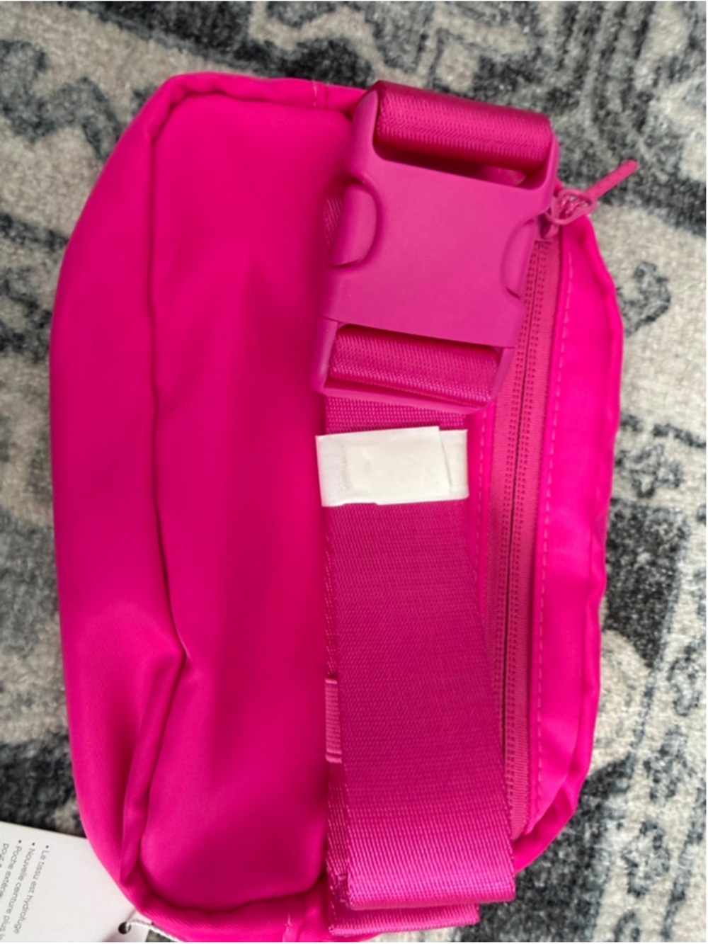 NWT Lululemon Everywhere Belt Bag 1L - Neon Sonic Pink - Crossbody - Picture 4 of 6